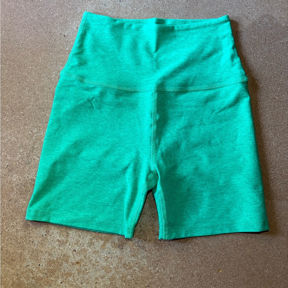 Beyond Yoga Spacedye Keep Pace Biker Women's Shorts- 5” Green Grass